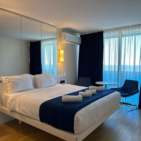 Orbi City Amazing Apartments Batumi Esterno foto