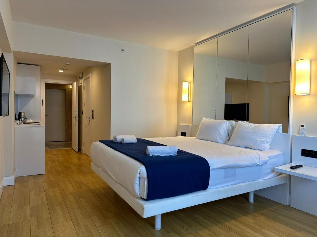 Orbi City Amazing Apartments Batumi Esterno foto