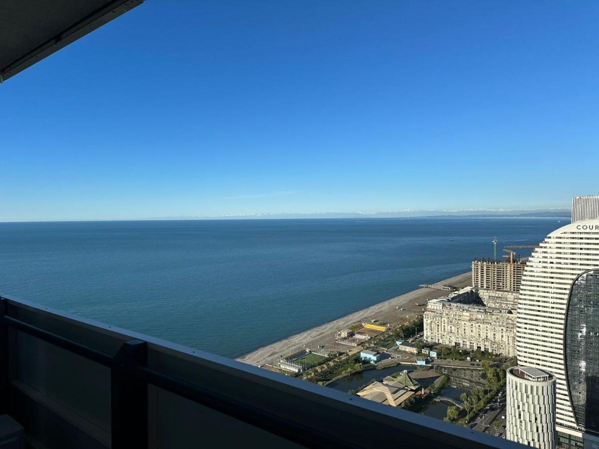 Orbi City Amazing Apartments Batumi Esterno foto