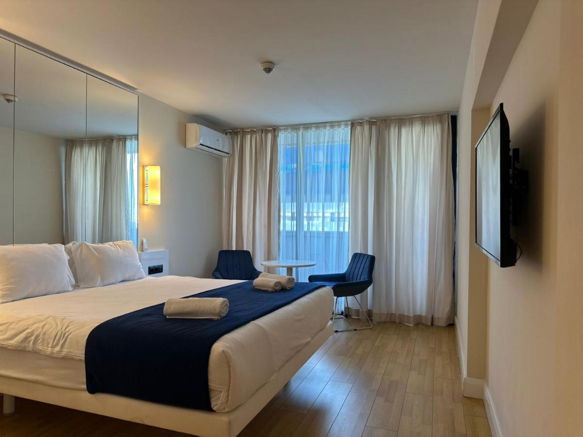Orbi City Amazing Apartments Batumi Esterno foto